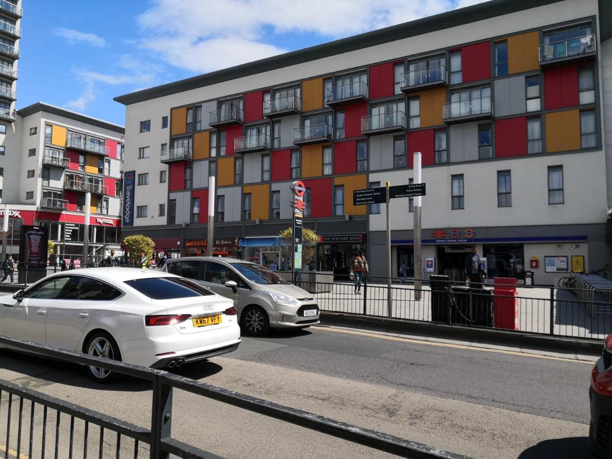 Carnation Flat A In Wembley Apartment London Exterior photo