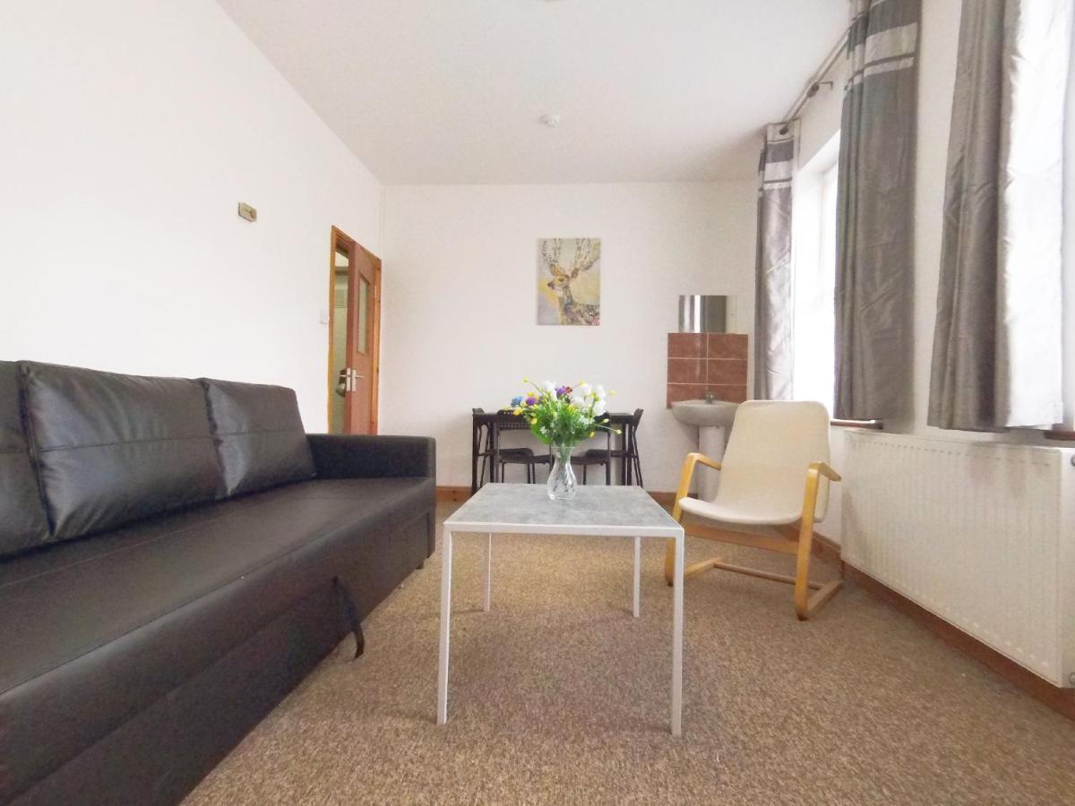 Carnation Flat A In Wembley Apartment London Exterior photo